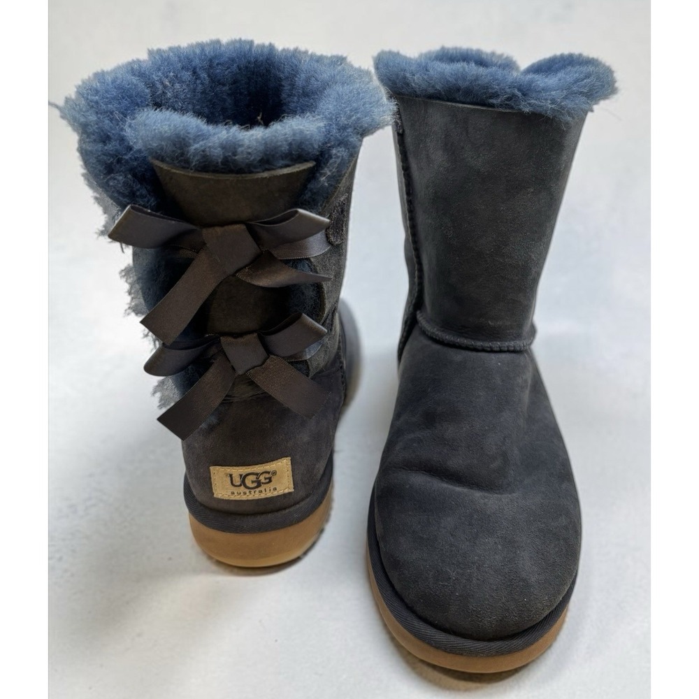 UGG Australia Women Bailey Bow II Navy Blue Suede Sheepskin Boots Size 8